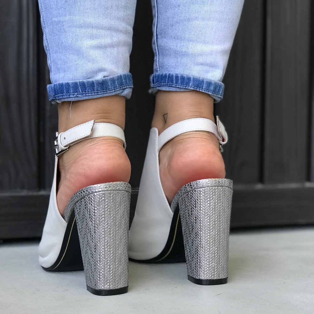NIB Off Duty Bone Peep Toe Silver Block Heel Mule - Picture 4 of 7